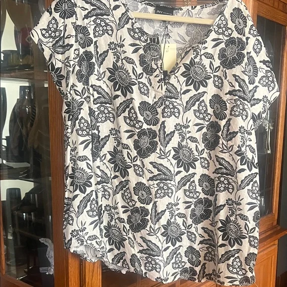 Jones New York Black and White Floral Blouse - Picture 4 of 4